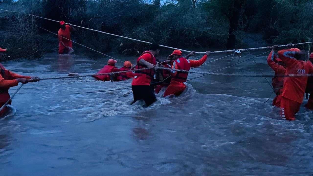 Gujarat Rains: ಗುಜರಾತ್​​ನಲ್ಲಿ ಭಾರೀ ಮಳೆಯಿಂದ 48 ಗಂಟೆಗಳಲ್ಲಿ 22 ಜನ ಸಾವು, ಎನ್​ಡಿಆರ್​ಎಫ್​​ನಿಂದ ರಕ್ಷಣಾ ಕಾರ್ಯಾಚರಣೆ