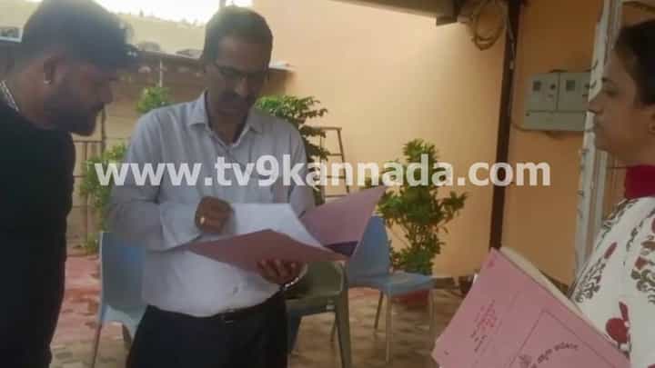 ರಿಹ್ಯಾಬ್ ಸೆಂಟರ್ಗಳ ಮೇಲೆ ಮಾನವ ಹಕ್ಕುಗಳ ಆಯೋಗ ದಾಳಿ: ವ್ಯಸನಿಗಳಲ್ಲದವರು ಪತ್ತೆ ರಿಹ್ಯಾಬ್ ಸೆಂಟರ್ಗಳ ಮೇಲೆ ಮಾನವ ಹಕ್ಕುಗಳ ಆಯೋಗ ದಾಳಿ: ವ್ಯಸನಿಗಳಲ್ಲದವರು ಪತ್ತೆ