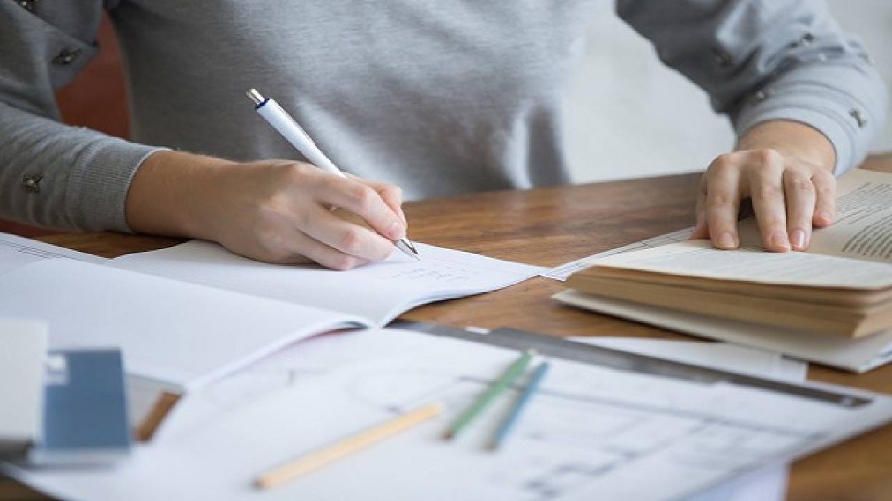 Vasthu Tips: ಮಕ್ಕಳು ಕಲಿಕೆಯಲ್ಲಿ ಹಿಂದುಳಿದಿದ್ದರೆ ಈ 5 ಸರಳ ವಾಸ್ತು ಸಲಹೆ ಅನುಸರಿಸಿ Vasthu Tips: ಮಕ್ಕಳು ಕಲಿಕೆಯಲ್ಲಿ ಹಿಂದುಳಿದಿದ್ದರೆ ಈ 5 ಸರಳ ವಾಸ್ತು ಸಲಹೆ ಅನುಸರಿಸಿ