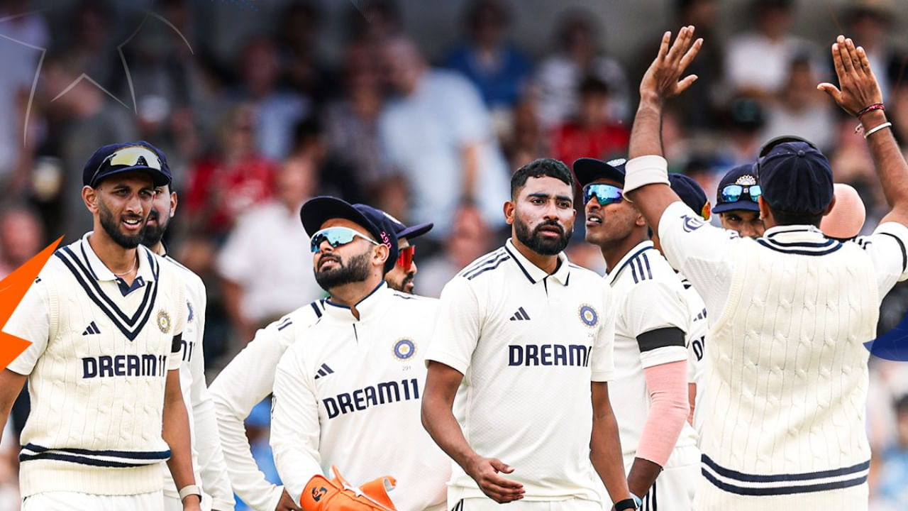 ವಿಶೇಷವೆಂದರೆ ಮೊಹಮ್ಮದ್ ಸಿರಾಜ್ 27 ಓವರ್ಗಳಲ್ಲಿ ಒಂದೇ ಒಂದು ನೋ-ರನ್ ಓವರ್ ಬೌಲ್ ಮಾಡಲಿಲ್ಲ. ಆಸ್ಟ್ರೇಲಿಯಾ ಪ್ರವಾಸದಲ್ಲಿಯೂ ಮೊಹಮ್ಮದ್ ಸಿರಾಜ್ ಅವರ ಪ್ರದರ್ಶನವೂ ವಿಶೇಷವಾಗಿರಲಿಲ್ಲ. ಮೊಹಮ್ಮದ್ ಸಿರಾಜ್ ಇದುವರೆಗೆ 37 ಟೆಸ್ಟ್ಗಳಲ್ಲಿ 102 ವಿಕೆಟ್ಗಳನ್ನು ಕಬಳಿಸಿದ್ದಾರೆ.
