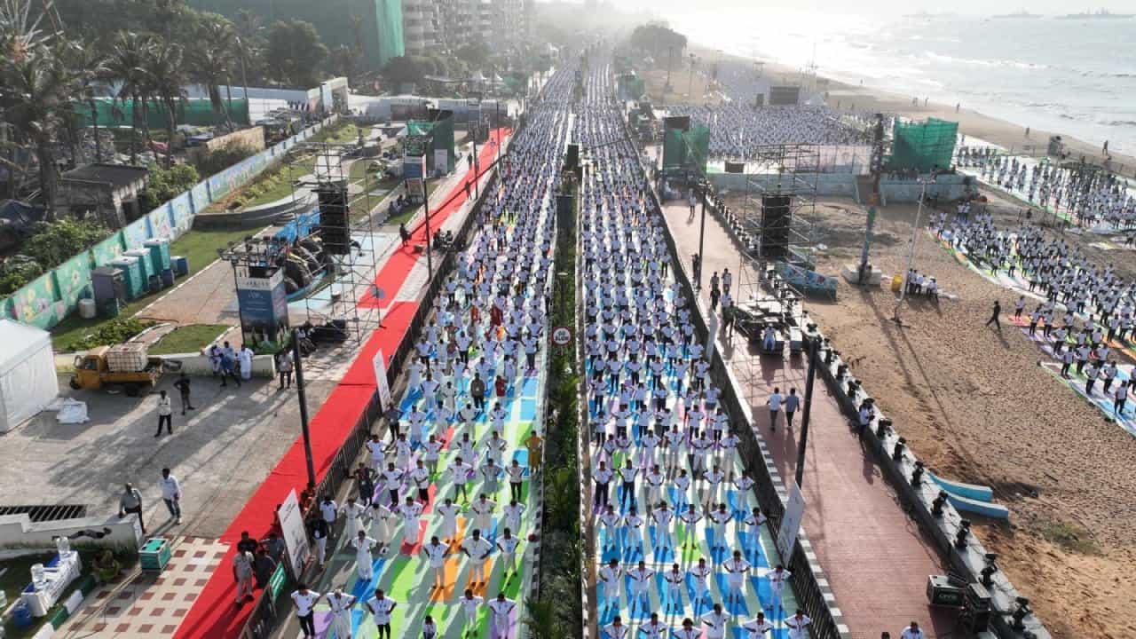 ಯೋಗ, ಸೂರ್ಯ ನಮಸ್ಕಾರದಲ್ಲಿ 2 ಗಿನ್ನೆಸ್ ವಿಶ್ವ ದಾಖಲೆ ನಿರ್ಮಿಸಿದ ಆಂಧ್ರಪ್ರದೇಶ