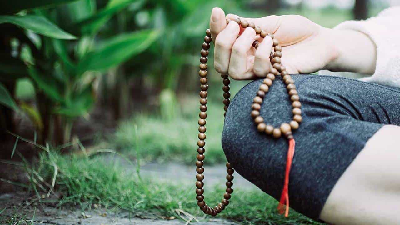 Benefits of Japa: ಜಪ ಮಾಡುವುದರಿಂದ ಎಷ್ಟೆಲ್ಲಾ ಪ್ರಯೋಜನಗಳಿವೆ ಎಂದು ತಿಳಿದಿದೆಯೇ? Benefits of Japa: ಜಪ ಮಾಡುವುದರಿಂದ ಎಷ್ಟೆಲ್ಲಾ ಪ್ರಯೋಜನಗಳಿವೆ ಎಂದು ತಿಳಿದಿದೆಯೇ?