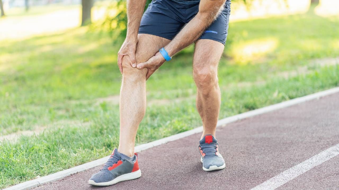 Joint Pain: ವಯಸ್ಸಲ್ಲ, ಕೀಲುನೋವು, ಮಂಡಿನೋವಿಗೆ ಕಾರಣವೇ ನಮ್ಮ ಈ ಅಭ್ಯಾಸಗಳು Joint Pain: ವಯಸ್ಸಲ್ಲ, ಕೀಲುನೋವು, ಮಂಡಿನೋವಿಗೆ ಕಾರಣವೇ ನಮ್ಮ ಈ ಅಭ್ಯಾಸಗಳು