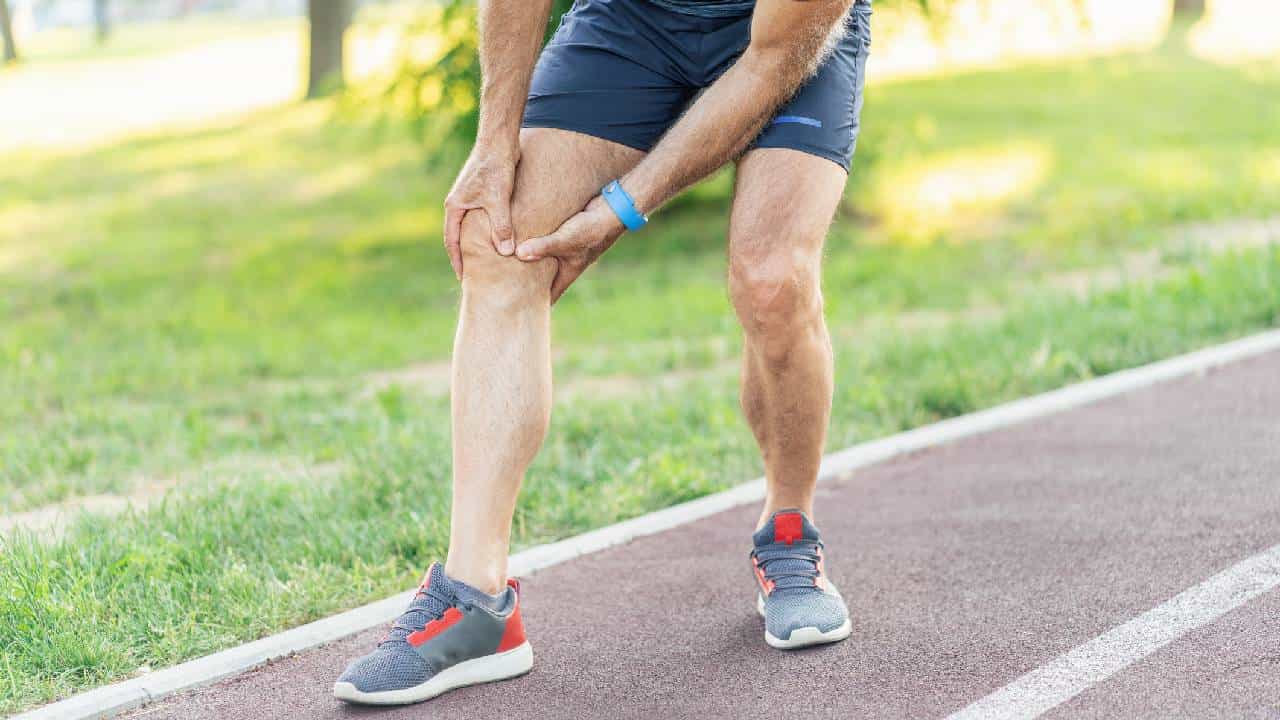 Joint Pain: ವಯಸ್ಸಲ್ಲ, ಕೀಲುನೋವು, ಮಂಡಿನೋವಿಗೆ ಕಾರಣವೇ ನಮ್ಮ ಈ ಅಭ್ಯಾಸಗಳು Joint Pain: ವಯಸ್ಸಲ್ಲ, ಕೀಲುನೋವು, ಮಂಡಿನೋವಿಗೆ ಕಾರಣವೇ ನಮ್ಮ ಈ ಅಭ್ಯಾಸಗಳು