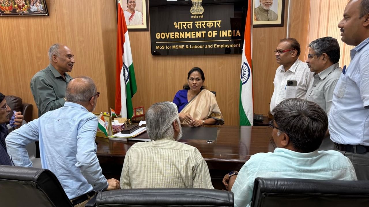 ನೌಕರರ ಭವಿಷ್ಯ ನಿಧಿ: ಹೈಯರ್ ಪೆನ್ಷನ್ ಸಮಸ್ಯೆಗೆ ಶೀಘ್ರ ಪರಿಹಾರ, ಸಚಿವೆ ಶೋಭಾ ಕರಂದ್ಲಾಜೆ ಭರವಸೆ ನೌಕರರ ಭವಿಷ್ಯ ನಿಧಿ: ಹೈಯರ್ ಪೆನ್ಷನ್ ಸಮಸ್ಯೆಗೆ ಶೀಘ್ರ ಪರಿಹಾರ, ಸಚಿವೆ ಶೋಭಾ ಕರಂದ್ಲಾಜೆ ಭರವಸೆ