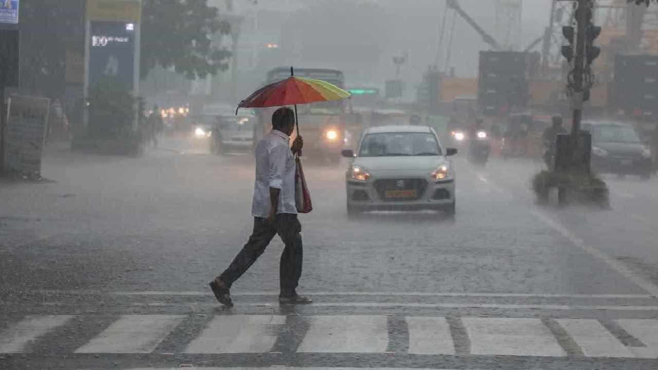 Karnataka Rain Alert: ಕರ್ನಾಟಕದಲ್ಲಿ ಮುಂದಿನ 5 ದಿನ ಭಾರೀ ಮಳೆ: ಈ ಜಿಲ್ಲೆಗಳಿಗೆ ರೆಡ್ ಅಲರ್ಟ್ Karnataka Rain Alert: ಕರ್ನಾಟಕದಲ್ಲಿ ಮುಂದಿನ 5 ದಿನ ಭಾರೀ ಮಳೆ: ಈ ಜಿಲ್ಲೆಗಳಿಗೆ ರೆಡ್ ಅಲರ್ಟ್