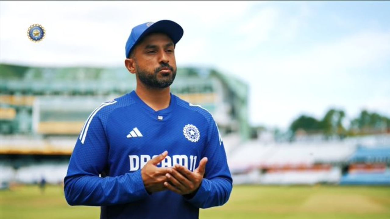 ಕಳೆದೆರಡು ವರ್ಷಗಳಿಂದ ದೇಶೀ ಕ್ರಿಕೆಟ್ನಲ್ಲಿ ರನ್ ಮಳೆ ಹರಿಸಿದ್ದ ಕರುಣ್ಗೆ ಮತ್ತೊಮ್ಮೆ ಟೀಂ ಇಂಡಿಯಾದಲ್ಲಿ ಸ್ಥಾನ ನೀಡಬೇಕು ಎಂಬ ಕೂಗು ಜೋರಾಗಿತ್ತು. ಅದರಂತೆ ಇಂಗ್ಲೆಂಡ್ ವಿರುದ್ಧದ ಟೆಸ್ಟ್ ಸರಣಿಗೆ ಆಯ್ಕೆಯಾಗಿದ್ದ ಕರುಣ್ಗೆ ಆಡುವ ಹನ್ನೊಂದರ ಬಳಗದಲ್ಲೂ ಅವಕಾಶ ಸಿಕ್ಕಿದೆ. ಹೀಗಾಗಿ ಗಂಡನ ಶ್ರಮಕ್ಕೆ ಪ್ರತಿಫಲ ಸಿಕ್ಕಿರುವುದರಿಂದ ಖುಷಿಯಾಗಿರುವ ಕರುಣ್ ಮಡದಿ ತಮ್ಮ ಸೋಶಿಯಲ್ ಮೀಡಿಯಾ ಖಾತೆಯಲ್ಲಿ ಭಾವುಕ ಪೋಸ್ಟ್ ಹಂಚಿಕೊಂಡಿದ್ದಾರೆ.