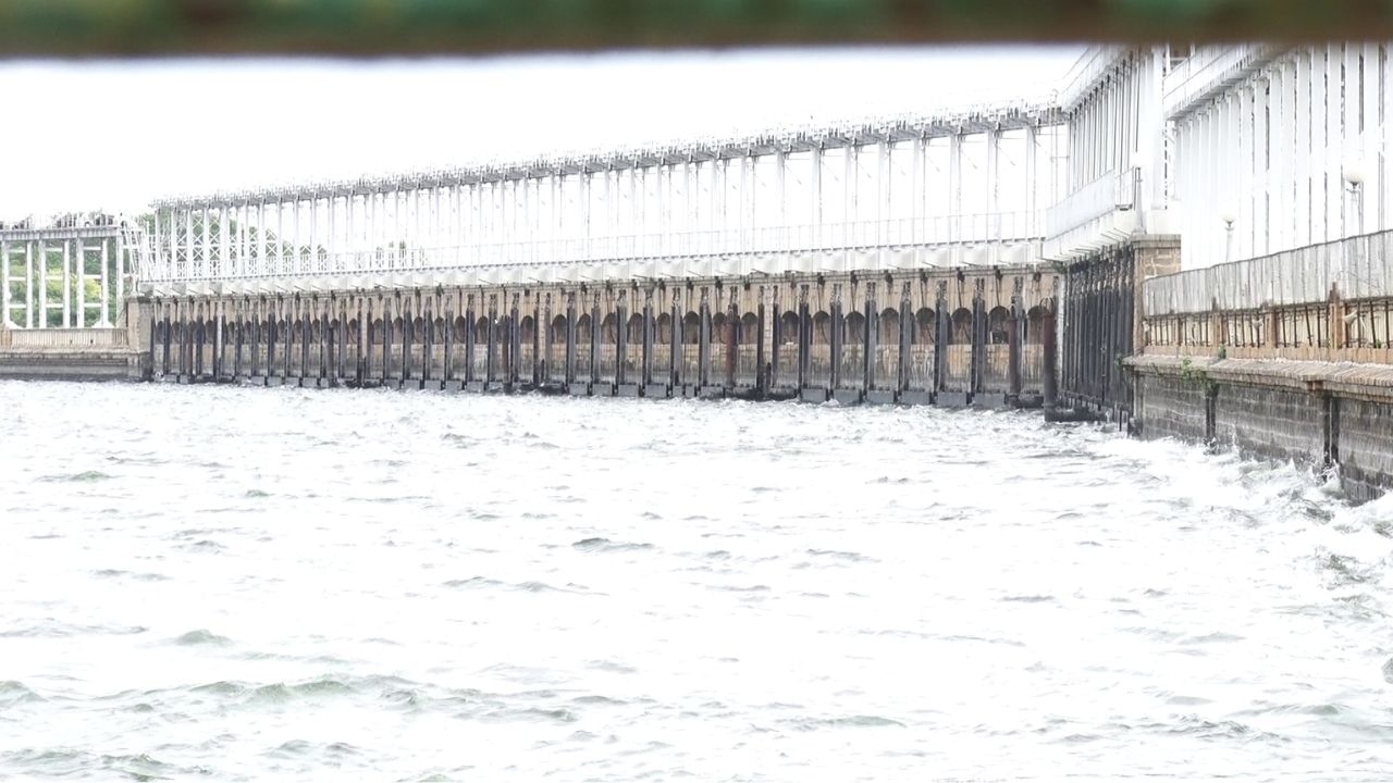 KRS Dam Full: ಕೆಆರ್ಎಸ್ ಡ್ಯಾಂ ಇತಿಹಾಸದಲ್ಲೇ ಮೊದಲ ಬಾರಿಗೆ ಜೂನ್ನಲ್ಲೇ ಭರ್ತಿ! KRS Dam Full: ಕೆಆರ್ಎಸ್ ಡ್ಯಾಂ ಇತಿಹಾಸದಲ್ಲೇ ಮೊದಲ ಬಾರಿಗೆ ಜೂನ್ನಲ್ಲೇ ಭರ್ತಿ!