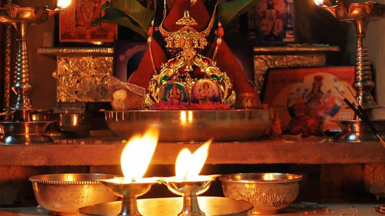 Morning Rituals: ಸಂಪತ್ತು ಮತ್ತು ಸಮೃದ್ಧಿಗಾಗಿ ಮುಂಜಾನೆ ಮಾಡಲೇಬೇಕಾದ ಕೆಲಸಗಳಿವು Morning Rituals: ಸಂಪತ್ತು ಮತ್ತು ಸಮೃದ್ಧಿಗಾಗಿ ಮುಂಜಾನೆ ಮಾಡಲೇಬೇಕಾದ ಕೆಲಸಗಳಿವು