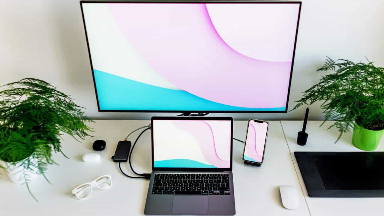 Tech Tips: ಲ್ಯಾಪ್ಟಾಪ್ ಅನ್ನು ಮಾನಿಟರ್ಗೆ ಸಂಪರ್ಕಿಸುವುದು ಹೇಗೆ?: ಇಲ್ಲಿದೆ ಸುಲಭ ಮಾರ್ಗ Tech Tips: ಲ್ಯಾಪ್ಟಾಪ್ ಅನ್ನು ಮಾನಿಟರ್ಗೆ ಸಂಪರ್ಕಿಸುವುದು ಹೇಗೆ?: ಇಲ್ಲಿದೆ ಸುಲಭ ಮಾರ್ಗ