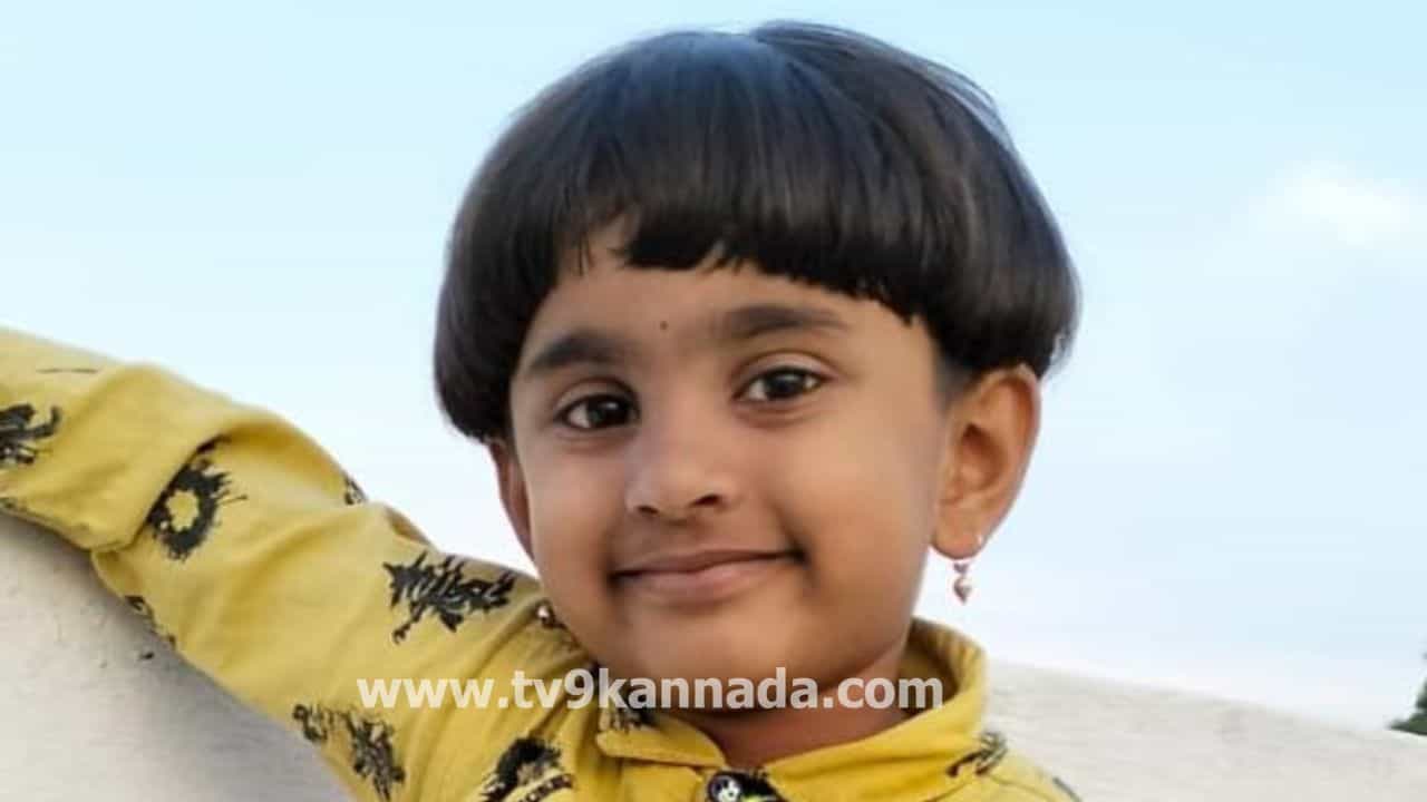 ಮಂಡ್ಯ: ಮಿಮ್ಸ್ ಆಸ್ಪತ್ರೆಯಲ್ಲಿ ಶಸ್ತ್ರಚಿಕಿತ್ಸೆಗೆ ಒಳಗಾಗಿದ್ದ ಬಾಲಕಿ ಸಾವು, ವೈದ್ಯರ ನಿರ್ಲಕ್ಷ್ಯ ಆರೋಪ ಮಂಡ್ಯ: ಮಿಮ್ಸ್ ಆಸ್ಪತ್ರೆಯಲ್ಲಿ ಶಸ್ತ್ರಚಿಕಿತ್ಸೆಗೆ ಒಳಗಾಗಿದ್ದ ಬಾಲಕಿ ಸಾವು, ವೈದ್ಯರ ನಿರ್ಲಕ್ಷ್ಯ ಆರೋಪ