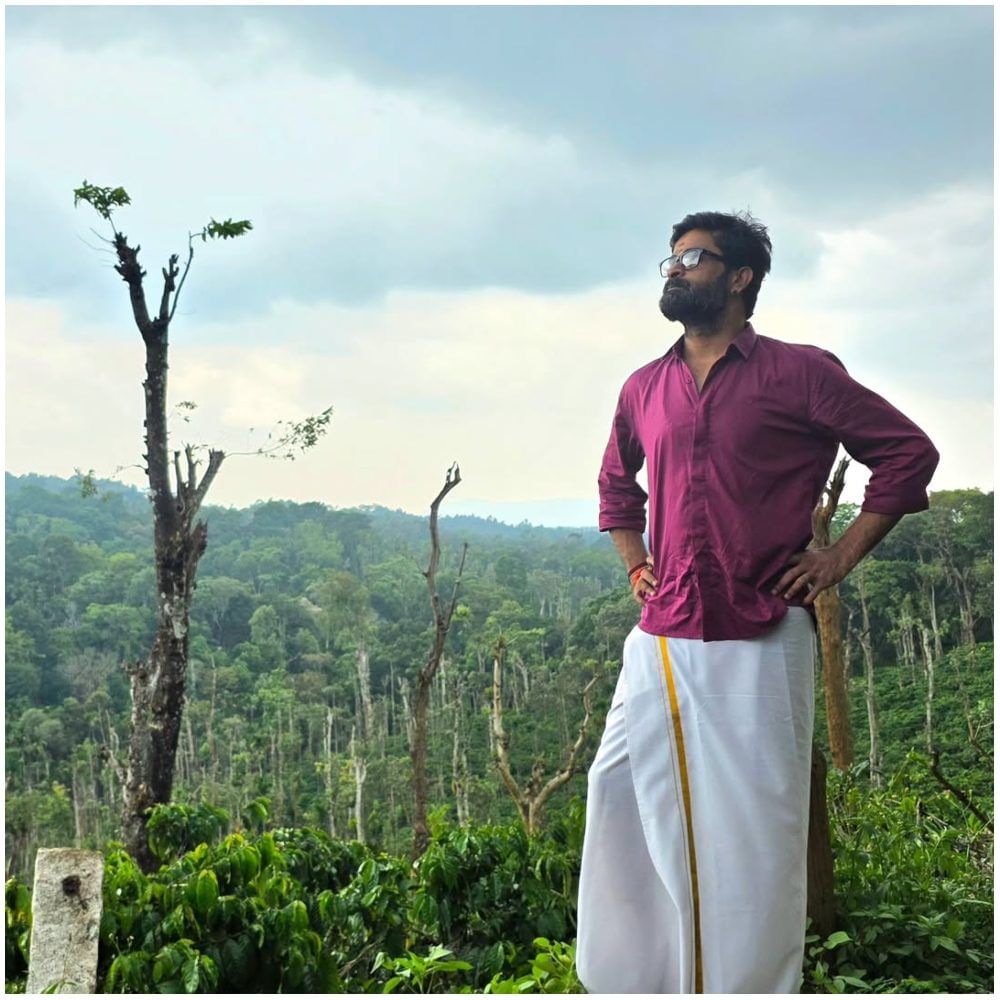 ಮ್ಯಾಕ್ಸ್ ಮಂಜು ಶೂಟಿಂಗ್ ಕಾರಣಕ್ಕೆ, ವೈಯಕ್ತಿಕ ಕಾರಣಕ್ಕೆ ನಾನಾ ಕಡೆಗಳಿಗೆ ಪ್ರವಾಸ ಬೆಳೆಸುತ್ತಾರೆ. ಈಗ ಅವರು ಸಕಲೇಶಪುರಕ್ಕೆ ಭೇಟಿ ನೀಡಿದ್ದಾರೆ. ಅಲ್ಲಿನ ಫೋಟೋಗಳನ್ನು ಸೋಶಿಯಲ್ ಮೀಡಿಯಾದಲ್ಲಿ ಮಂಜು ಅವರು ಹಂಚಿಕೊಂಡಿದ್ದಾರೆ. ಈ ವೇಳೆ ಒಂದು ವಿಚಾರ ಗಮನ ಸೆಳೆದಿದೆ.