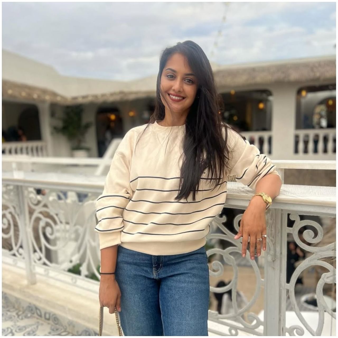 ನೀತಾ ಅಶೋಕ್ ಅವರು ಬಣ್ಣದ ಲೋಕದಲ್ಲಿ ಬ್ಯುಸಿ ಇದ್ದಾರೆ. ಅವರು ಸೋಶಿಯಲ್ ಮೀಡಿಯಾದಲ್ಲಿ ಆ್ಯಕ್ಟೀವ್ ಆಗಿದ್ದು, ಸಾಕಷ್ಟು ಗಮನ ಸೆಳೆಯುತ್ತಿದ್ದಾರೆ. ಈಗ ಹೊಸ ಫೋಟೋಗಳನ್ನು ಸೋಶಿಯಲ್ ಮೀಡಿಯಾದಲ್ಲಿ ಅವರು ಹಂಚಿಕೊಂಡಿದ್ದಾರೆ.
