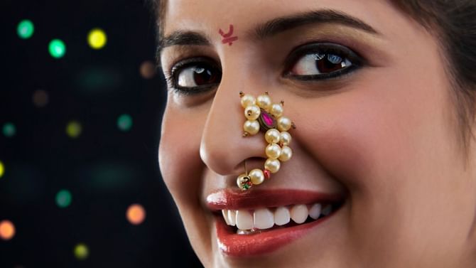 ಹೆಣ್ಣುಮಕ್ಕಳಿಗೆ ಎಡಭಾಗದಲ್ಲಿ ಏಕೆ ಮೂಗು ಚುಚ್ಚುತ್ತಾರೆ ಗೊತ್ತಾ?