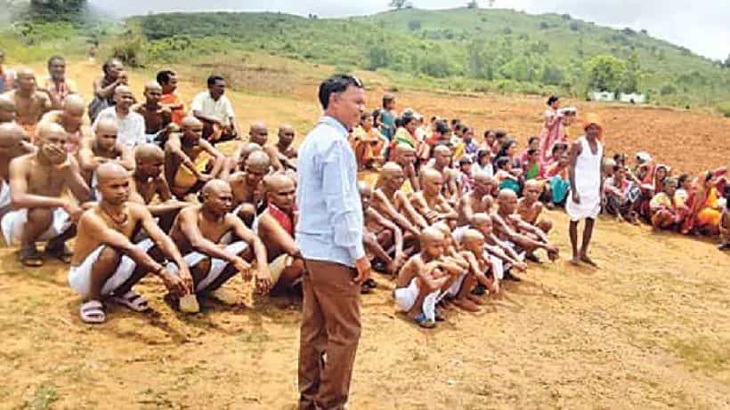 ಮಗಳು ಬೇರೆ ಜಾತಿಯವನನ್ನು ಮದುವೆಯಾಗಿದ್ದಕ್ಕೆ ಕುಟುಂಬಕ್ಕೆ ಇದೆಂಥಾ ಶಿಕ್ಷೆ
