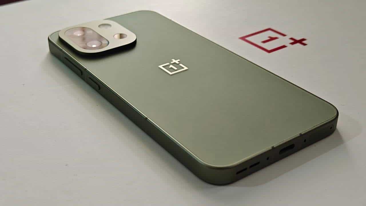 OnePlus 13s: ಸ್ನಾಪ್‌ಡ್ರಾಗನ್ 8 ಎಲೈಟ್ SoC, 5850mAh ಬ್ಯಾಟರಿ: ಭಾರತದಲ್ಲಿ ಒನ್​ಪ್ಲಸ್​ನಿಂದ ಆಕರ್ಷಕ ಸ್ಮಾರ್ಟ್​​ಫೋನ್ ಬಿಡುಗಡೆ