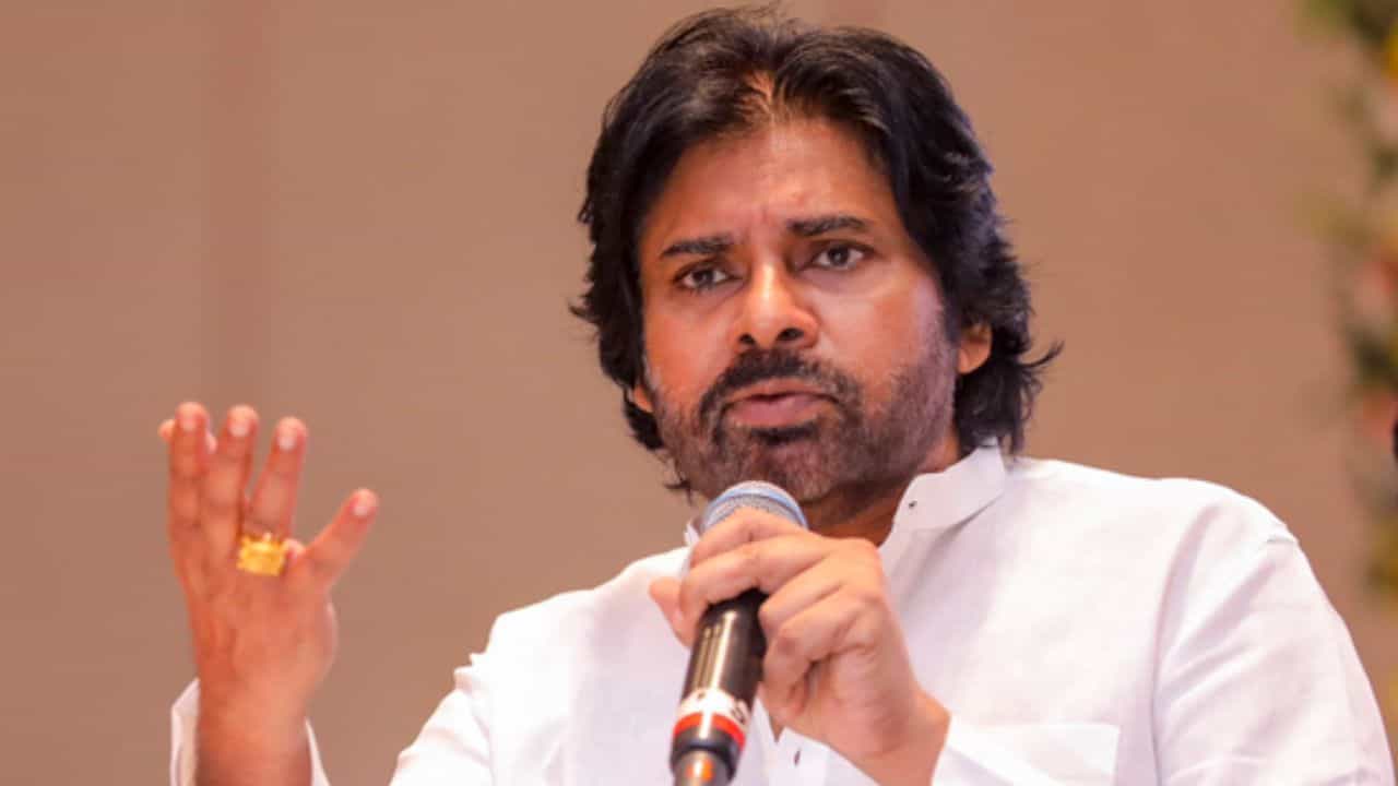 ‘ಬಾಲಿವುಡ್​ನದ್ದು ಕೋಡಂಗಿತನ’: ದಕ್ಷಿಣ ಚಿತ್ರರಂಗ ಗ್ರೇಟ್ ಎಂದ ಪವನ್ ಕಲ್ಯಾಣ್