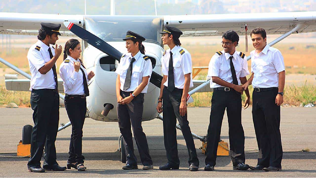 Become a Pilot: ಪೈಲಟ್ ಆಗುವುದು ಹೇಗೆ? ಶೈಕ್ಷಣಿಕ ಅರ್ಹತೆ ಹಾಗೂ ತರಬೇತಿಗಳೇನು? ಮಾಹಿತಿ ಇಲ್ಲಿದೆ Become a Pilot: ಪೈಲಟ್ ಆಗುವುದು ಹೇಗೆ? ಶೈಕ್ಷಣಿಕ ಅರ್ಹತೆ ಹಾಗೂ ತರಬೇತಿಗಳೇನು? ಮಾಹಿತಿ ಇಲ್ಲಿದೆ