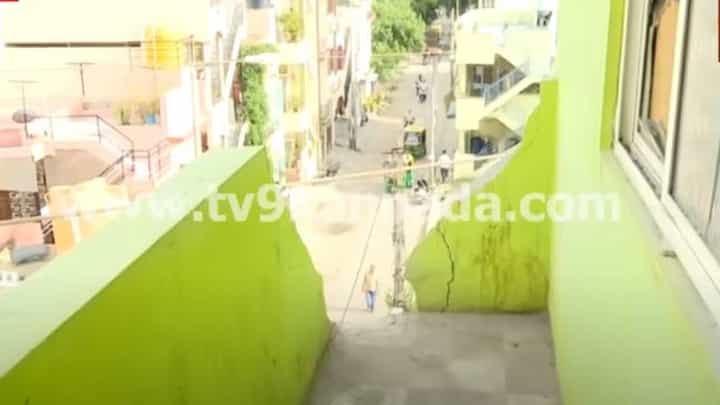 ಬೆಂಗಳೂರು: ಕೆಅರ್ ಪುರಂನಲ್ಲಿ ವಿದ್ಯುತ್ ಪ್ರವಹಿಸಿ 10-ವರ್ಷದ ಬಾಲಕನ ದುರಂತ ಅಂತ್ಯ ಬೆಂಗಳೂರು: ಕೆಅರ್ ಪುರಂನಲ್ಲಿ ವಿದ್ಯುತ್ ಪ್ರವಹಿಸಿ 10-ವರ್ಷದ ಬಾಲಕನ ದುರಂತ ಅಂತ್ಯ