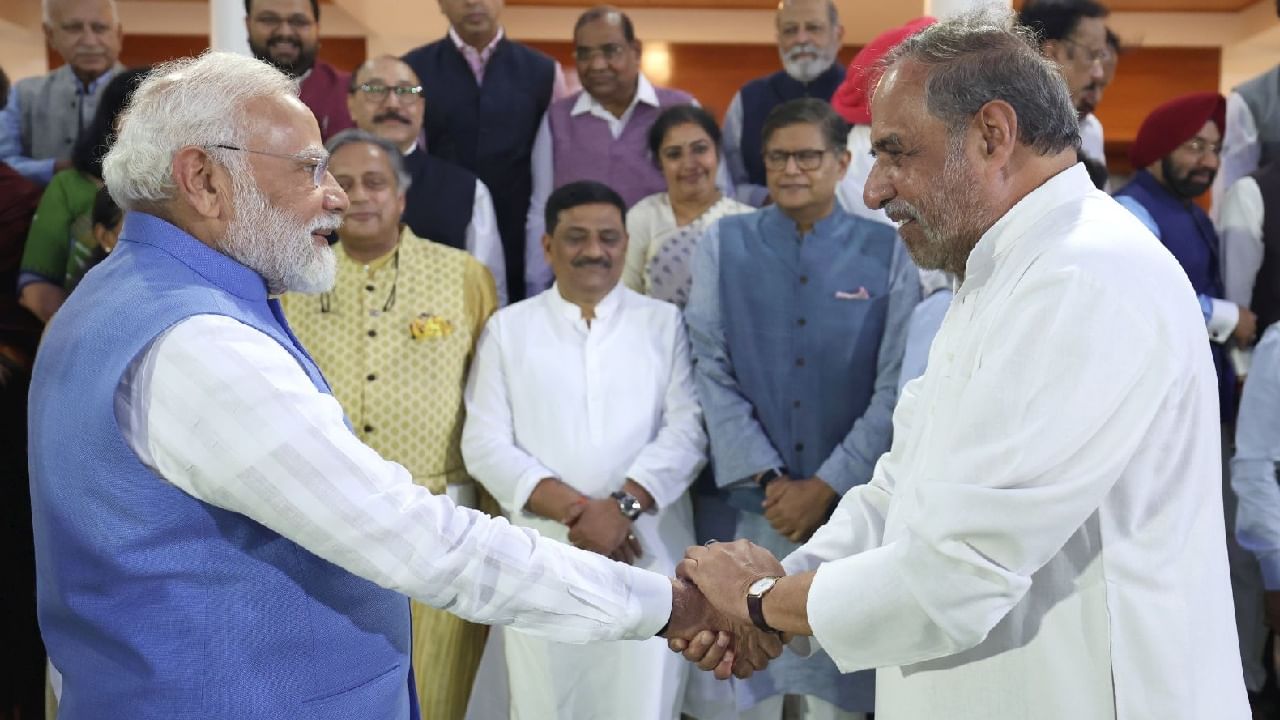 ಕಾಂಗ್ರೆಸ್ ನಾಯಕ ಶಶಿ ತರೂರ್ ಮತ್ತು ಎಐಎಂಐಎಂ ಸಂಸದ ಅಸಾದುದ್ದೀನ್ ಓವೈಸಿ ಅವರಂತಹ ವಿಪಕ್ಷದ ನಾಯಕರು ಕೂಡ ಎನ್ಡಿಎ ಮೈತ್ರಿಕೂಟದ ಸದಸ್ಯರೊಂದಿಗೆ ವಿದೇಶಗಳಲ್ಲಿ ಭಾರತೀಯ ಉದ್ದೇಶವನ್ನು ಪ್ರತಿಪಾದಿಸುವಲ್ಲಿ ಸೇರಿಕೊಂಡರು.