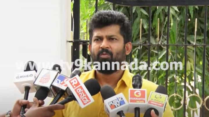 ಆತಂಕ ಸೃಷ್ಟಿಸುತ್ತಿರುವವರನ್ನು ಬಿಟ್ಟು ಹಿಂದೂ ಕಾರ್ಯಕರ್ತರನ್ನು ಸರ್ಕಾರ ಟಾರ್ಗೆಟ್ ಮಾಡುತ್ತಿದೆ: ಪ್ರತಾಪ್ ಸಿಂಹ ಆತಂಕ ಸೃಷ್ಟಿಸುತ್ತಿರುವವರನ್ನು ಬಿಟ್ಟು ಹಿಂದೂ ಕಾರ್ಯಕರ್ತರನ್ನು ಸರ್ಕಾರ ಟಾರ್ಗೆಟ್ ಮಾಡುತ್ತಿದೆ: ಪ್ರತಾಪ್ ಸಿಂಹ