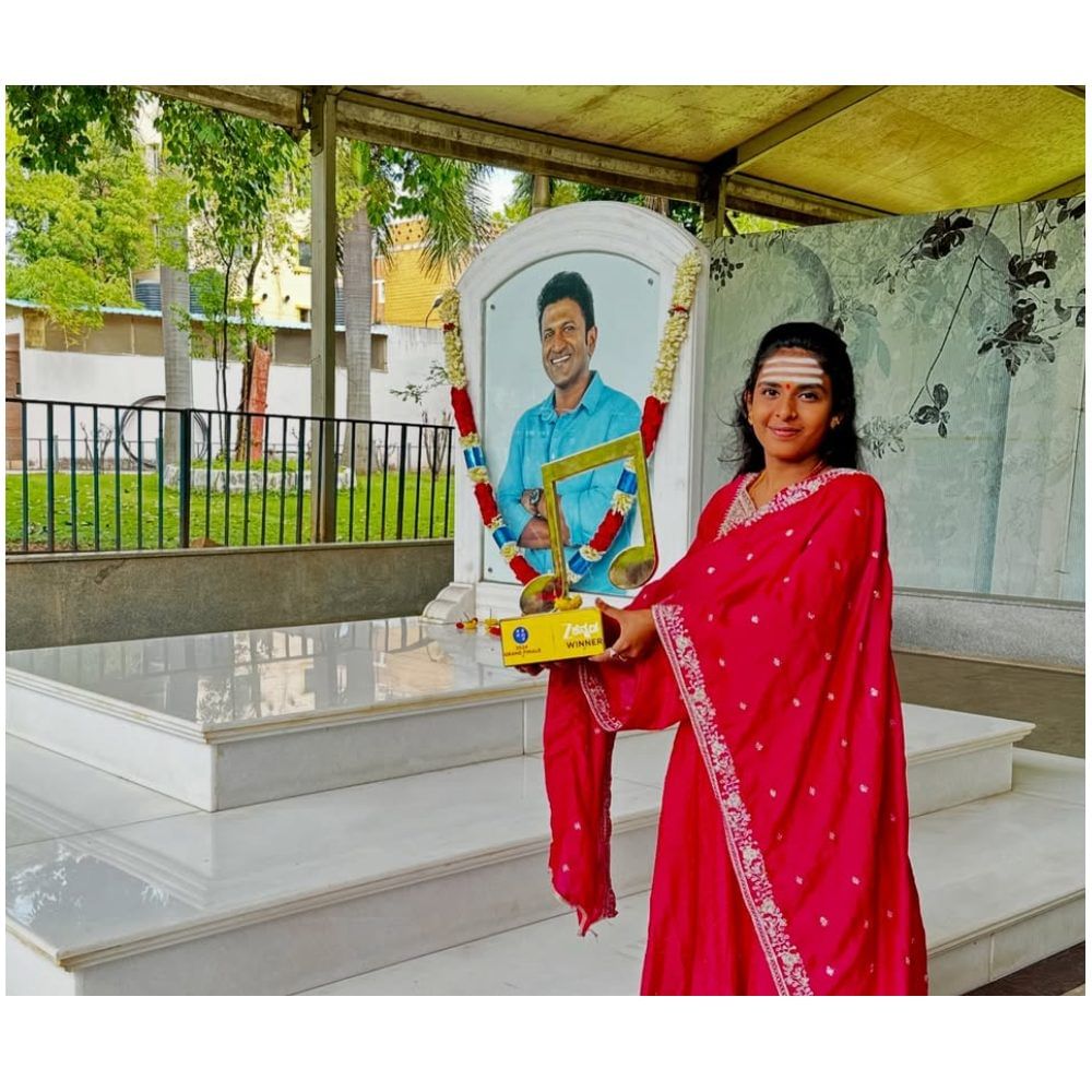 ಪುನೀತ್ ರಾಜ್ಕುಮಾರ್ ಎಂದರೆ ಅನೇಕರಿಗೆ ಅಚ್ಚುಮೆಚ್ಚು. ಅವರು ಕೇವಲ ಉತ್ತಮ ನಟ ಮಾತ್ರ ಆಗಿರಲಿಲ್ಲ. ಅವರು ಒಳ್ಳೆಯ ಗಾಯಕರು ಕೂಡ ಆಗಿದ್ದರು. ಎಲ್ಲಕ್ಕಿಂತ ಮುಖ್ಯವಾಗಿ ಅವರು ಹೃದಯವಂತ ವ್ಯಕ್ತಿ ಆಗಿದ್ದರು. ಈ ಕಾರಣದಿಂದಲೇ ಅವರಿಗೆ ಅಷ್ಟೊಂದು ಅಭಿಮಾನಿಗಳು ಇದ್ದರು.
