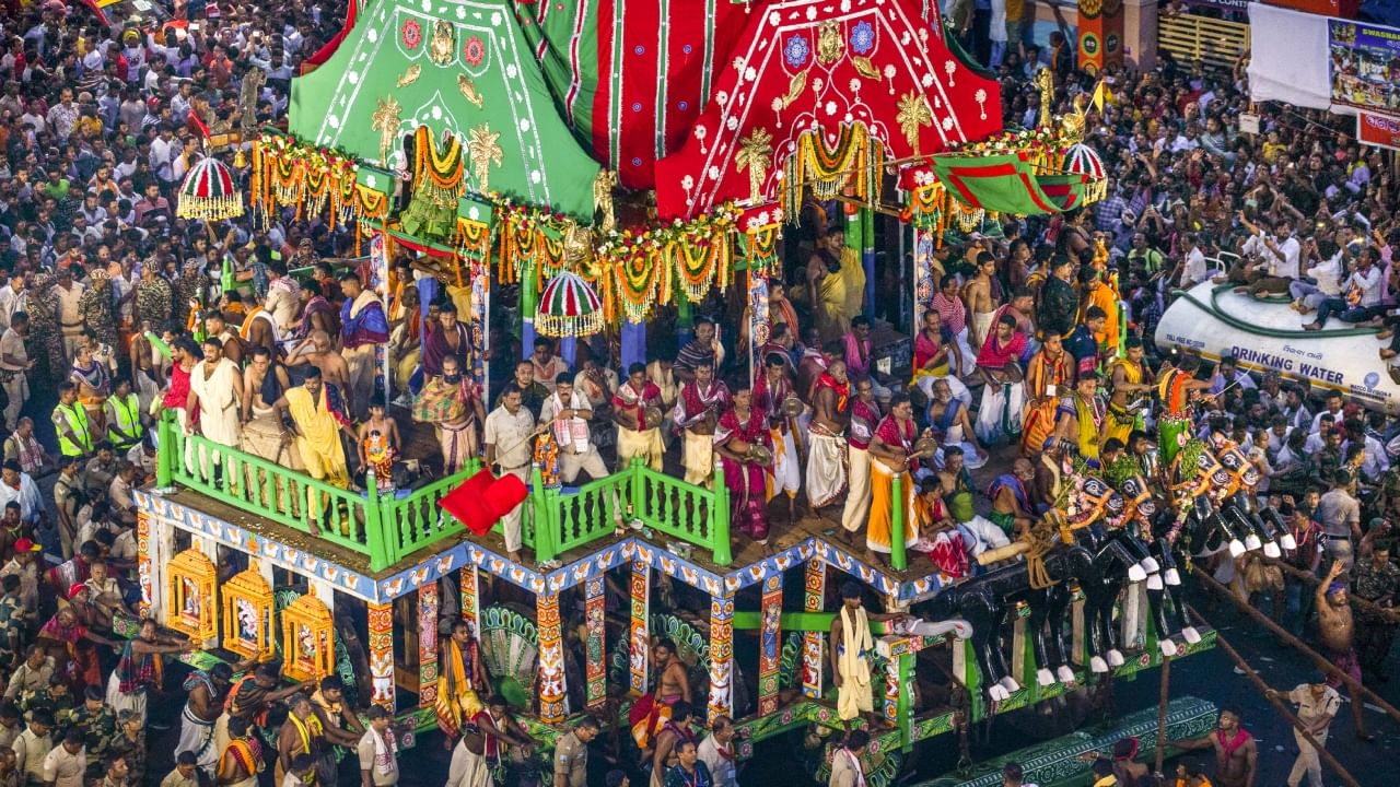 ಪುರಿ ಜಗನ್ನಾಥ ಯಾತ್ರೆ: ಶಾಖದ ತೀವ್ರತೆ, ಜನಸಂದಣಿಯಿಂದಾಗಿ 750 ಮಂದಿ ಅಸ್ವಸ್ಥ, 12 ಜನರ ಸ್ಥಿತಿ ಗಂಭೀರ ಪುರಿ ಜಗನ್ನಾಥ ಯಾತ್ರೆ: ಶಾಖದ ತೀವ್ರತೆ, ಜನಸಂದಣಿಯಿಂದಾಗಿ 750 ಮಂದಿ ಅಸ್ವಸ್ಥ, 12 ಜನರ ಸ್ಥಿತಿ ಗಂಭೀರ