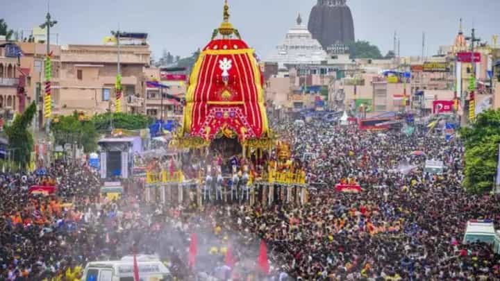 Video: ಪುರಿ ಜಗನ್ನಾಥ ರಥಯಾತ್ರೆ ವೇಳೆ ಕಾಲ್ತುಳಿತ, ಮೂವರು ಸಾವು, ಹಲವರಿಗೆ ಗಾಯ Video: ಪುರಿ ಜಗನ್ನಾಥ ರಥಯಾತ್ರೆ ವೇಳೆ ಕಾಲ್ತುಳಿತ, ಮೂವರು ಸಾವು, ಹಲವರಿಗೆ ಗಾಯ