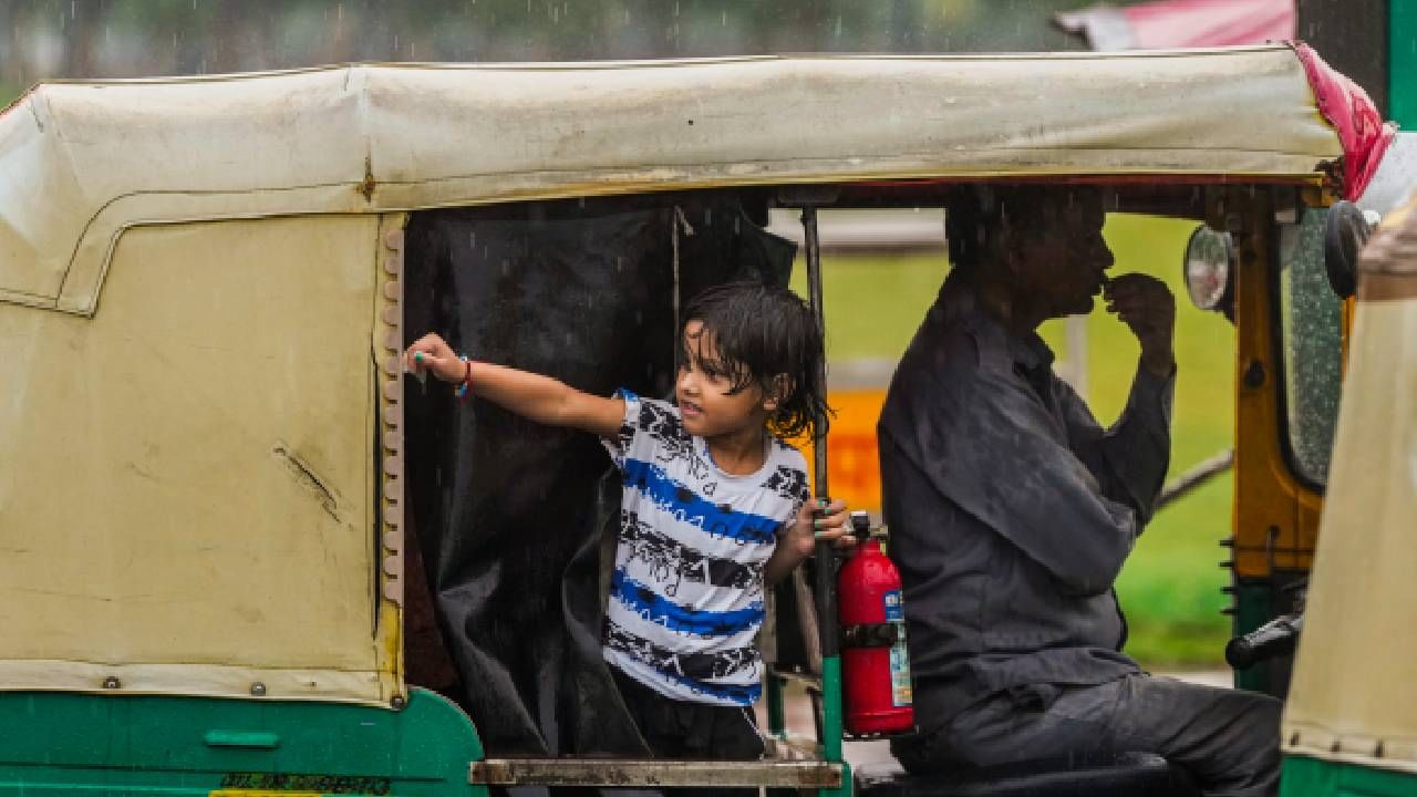 Karnataka Rains: ಕರ್ನಾಟಕದಲ್ಲಿ ಇಂದಿನಿಂದ ಕಡಿಮೆಯಾಗಲಿದೆ ಮಳೆ ಅಬ್ಬರ Karnataka Rains: ಕರ್ನಾಟಕದಲ್ಲಿ ಇಂದಿನಿಂದ ಕಡಿಮೆಯಾಗಲಿದೆ ಮಳೆ ಅಬ್ಬರ
