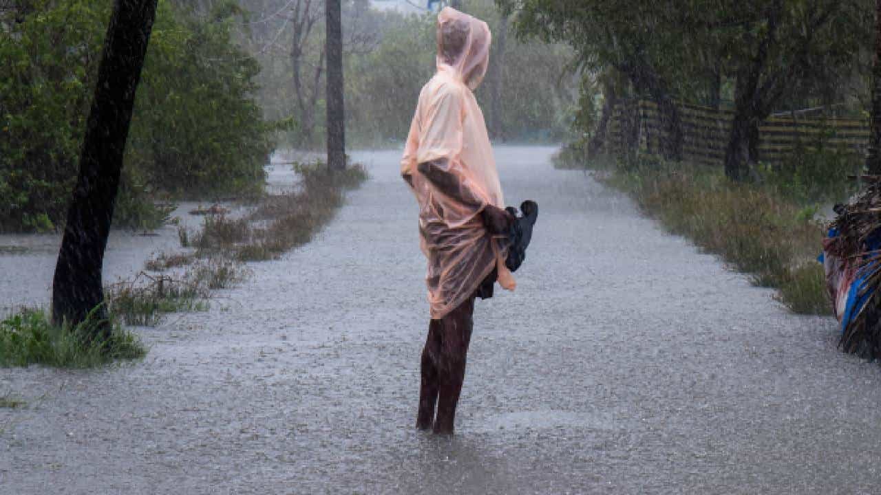 Karnataka Rains: ಕರ್ನಾಟಕದ ಕರಾವಳಿ, ದಕ್ಷಿಣ ಒಳನಾಡಿನ ಕೆಲವೆಡೆ ಮುಂದಿನ ಐದು ದಿನ ಮಳೆ Karnataka Rains: ಕರ್ನಾಟಕದ ಕರಾವಳಿ, ದಕ್ಷಿಣ ಒಳನಾಡಿನ ಕೆಲವೆಡೆ ಮುಂದಿನ ಐದು ದಿನ ಮಳೆ