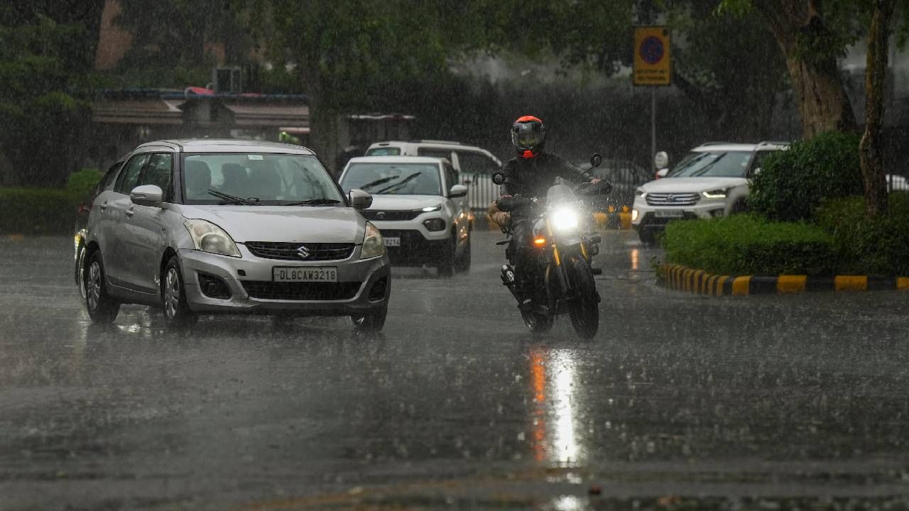 Karnataka Rains: ಇಂದಿನಿಂದ ಕರ್ನಾಟಕದಲ್ಲಿ ಮುಂಗಾರು ಚುರುಕು, ಈ ಜಿಲ್ಲೆಗಳಿಗೆ ಯೆಲ್ಲೋ ಅಲರ್ಟ್ Karnataka Rains: ಇಂದಿನಿಂದ ಕರ್ನಾಟಕದಲ್ಲಿ ಮುಂಗಾರು ಚುರುಕು, ಈ ಜಿಲ್ಲೆಗಳಿಗೆ ಯೆಲ್ಲೋ ಅಲರ್ಟ್