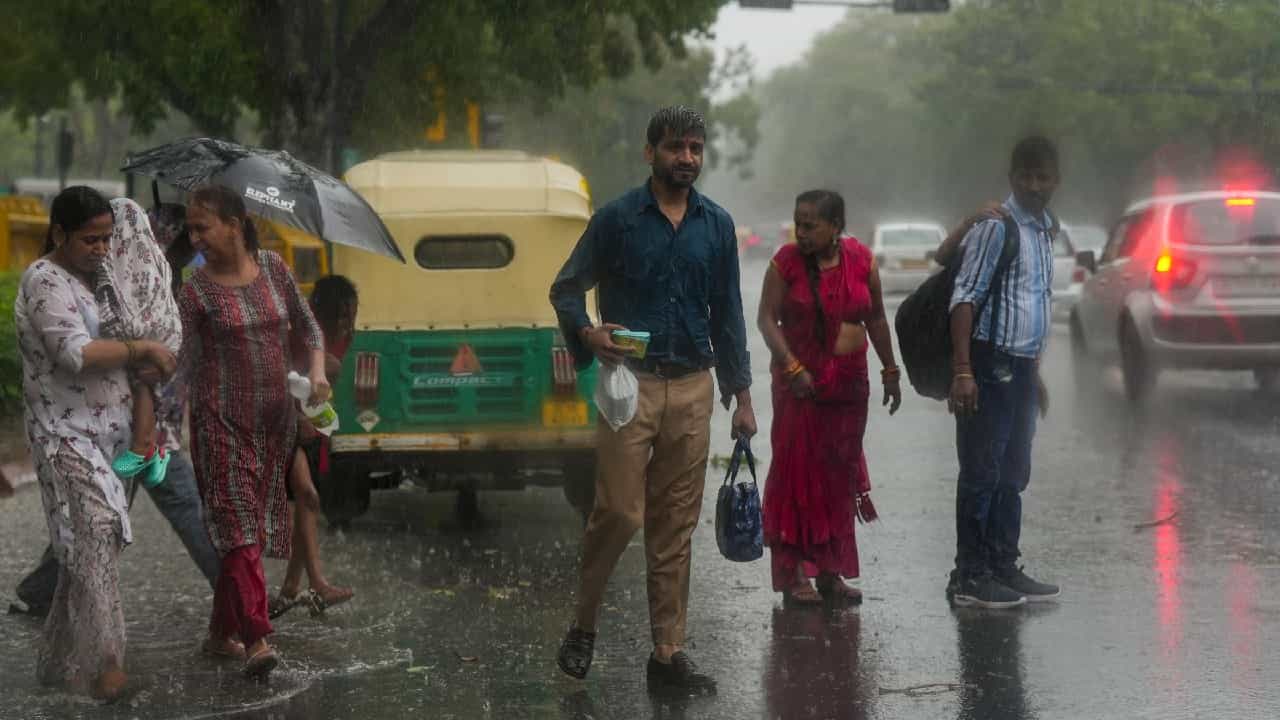 Kerala Rains: ಕೇರಳದಲ್ಲಿ ಭಾರೀ ಮಳೆಯ ಆರ್ಭಟ; 5 ಜಿಲ್ಲೆಗಳಲ್ಲಿ ರೆಡ್ ಅಲರ್ಟ್ ಘೋಷಣೆ