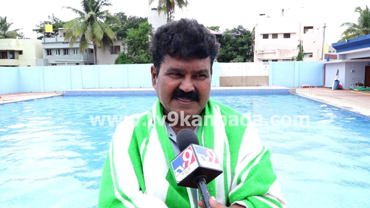ಒಟ್ಟಿನಲ್ಲಿ ಯೋಗದಲ್ಲಿ ಎಲ್ಲವೂ ಇದೆ. ಯೋಗ ಮತ್ತು ಜಲಯೋಗದಲ್ಲಿ ಸಾಧನೆ ಮಾಡಿರುವ ರಾಜು ಪೇಟಕರ್ ಅವರಿಂದ ಯುವಕರೂ ಆಕರ್ಷಿತರಾಗಿದ್ದಾರೆ. ತಾವೂ ಸಹ ನೀರಿನಲ್ಲಿ ನಾವು ಯೋಗ ಮಾಡುವುದನ್ನು ಕಲಿಯಬೇಕು ಎಂದಿದ್ದಾರೆ.