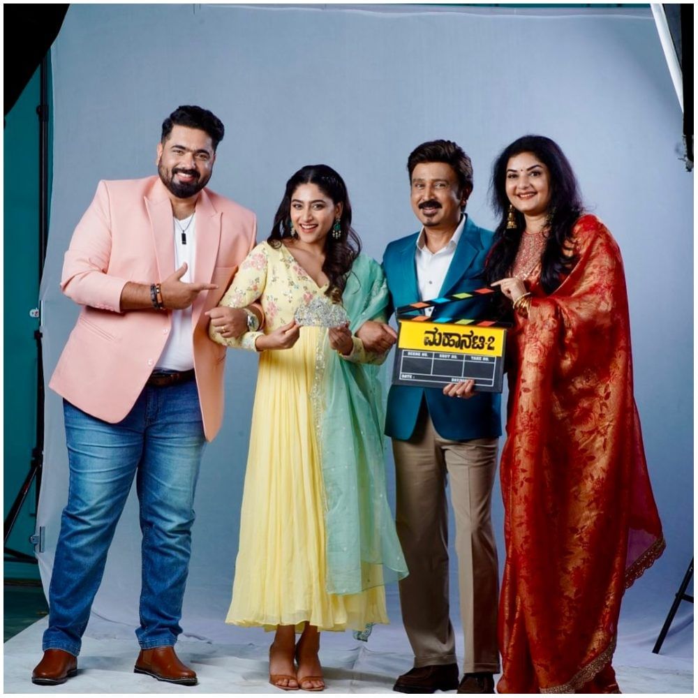 ರಮೇಶ್ ಅರವಿಂದ್ ಜೊತೆಗೆ ಹಿರಿಯ ನಟಿ ಪ್ರೇಮಾ, ಯುವ ನಟಿ ನಿಶ್ವಿಕಾ ನಾಯ್ಡು ಹಾಗೂ ನಿರ್ದೇಶಕ ತರುಣ್ ಸುಧೀರ್ ಅವರು ಜಡ್ಜ್ ಸ್ಥಾನದಲ್ಲಿ ಇರುತ್ತಾರೆ. ಇಂದಿನಿಂದ (ಜೂನ್ 14) ಪ್ರತಿ ಶನಿವಾರ ಹಾಗೂ ಭಾನುವಾರ ‘ಮಹಾನಟಿ’ ಪ್ರಸಾರ ಕಾಣಲಿದೆ.