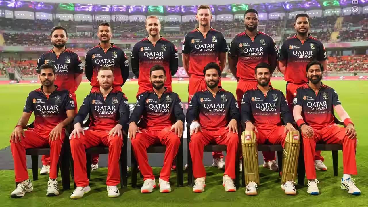 ಈ 6 ಆಟಗಾರರನ್ನು ಕೈ ಬಿಟ್ಟು ರಾಯಲ್ ಚಾಲೆಂಜರ್ಸ್ ಬೆಂಗಳೂರು ಫ್ರಾಂಚೈಸಿ ಬಹುತೇಕ ಆಟಗಾರರನ್ನು ಉಳಿಸಿಕೊಳ್ಳುವ ಸಾಧ್ಯತೆ ಹೆಚ್ಚಿದೆ. ಏಕೆಂದರೆ ಉಳಿದೆಲ್ಲಾ ಆಟಗಾರರು ಆರ್ಸಿಬಿ ಗೆಲುವಿನಲ್ಲಿ ಪ್ರಮುಖ ಪಾತ್ರವಹಿಸಿದ್ದು, ಹೀಗಾಗಿ ಚಾಂಪಿಯನ್ ಪಡೆಯನ್ನು ಮುಂದಿನ ಸೀಸನ್ಗೂ ಮುಂದುವರೆಸುವ ಸಾಧ್ಯತೆಯಿದೆ.