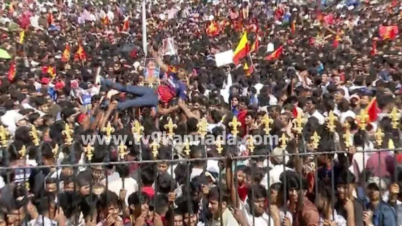 Bangalore Stampede: ಬೆಂಗಳೂರು ಕಾಲ್ತುಳಿತದಲ್ಲಿ ಮೃತಪಟ್ಟವರು ಯಾರೆಲ್ಲ? ಇಲ್ಲಿದೆ ಪೂರ್ಣ ವಿವರ Bangalore Stampede: ಬೆಂಗಳೂರು ಕಾಲ್ತುಳಿತದಲ್ಲಿ ಮೃತಪಟ್ಟವರು ಯಾರೆಲ್ಲ? ಇಲ್ಲಿದೆ ಪೂರ್ಣ ವಿವರ