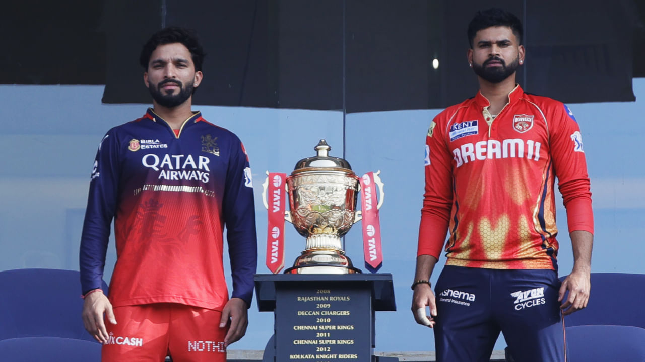 ಇತ್ತ ಮಳೆ ಭೀತಿ ಹಿನ್ನಲೆಯಲ್ಲಿ ಫೈನಲ್ ಪಂದ್ಯವನ್ನು ಪೂರ್ಣಗೊಳಿಸಲು ಐಪಿಎಲ್ ರೈನ್ ರೂಲ್ಸ್ ಅನ್ನು ಪರಿಚಯಿಸಲಾಗಿದೆ. ಈ ನಿಯಮಗಳ ಮೂಲಕ ಐಪಿಎಲ್ನ ಅಂತಿಮ ಪಂದ್ಯವನ್ನು ಪೂರ್ಣಗೊಳಿಸಲಾಗುತ್ತದೆ. ಹಾಗಿದ್ರೆ ಫೈನಲ್ ಪಂದ್ಯಕ್ಕೆ ಮಳೆ ಅಡಚಣೆಯನ್ನು ಉಂಟು ಮಾಡಿದರೆ ಯಾವೆಲ್ಲಾ ನಿಯಮಗಳು ಅನ್ವಯವಾಗಲಿದೆ ಎಂದು ನೋಡೋಣ...