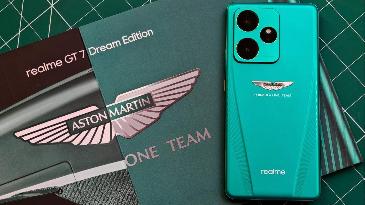 Realme GT 7: ದೇಶಾದ್ಯಂತ ರಿಯಲ್ ಮಿ ಜಿಟಿ 7 ಸೀರಿಸ್ ಬಿಡುಗಡೆ: ಹೈ ಟೆಕ್ನಾಲಜಿ ಫೀಚರ್ಸ್​ಗೆ ಯುವಕರು ಫಿದಾ
