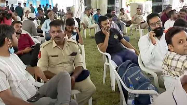 Gujarat Plane Crash: ಗುಜರಾತ್ ಮಾಜಿ ಸಿಎಂ ವಿಜಯ ರೂಪಾನಿ ದೇಹದ ಗುರುತು ಪತ್ತೆ, ರಾಜ್ಕೋಟ್ನಲ್ಲಿ ಅಂತ್ಯಕ್ರಿಯೆ Gujarat Plane Crash: ಗುಜರಾತ್ ಮಾಜಿ ಸಿಎಂ ವಿಜಯ ರೂಪಾನಿ ದೇಹದ ಗುರುತು ಪತ್ತೆ, ರಾಜ್ಕೋಟ್ನಲ್ಲಿ ಅಂತ್ಯಕ್ರಿಯೆ