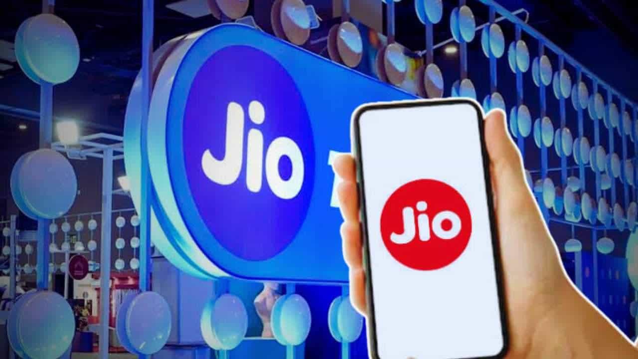 Reliance JIO: ಬಿರುಗಾಳಿ ಎಬ್ಬಿಸಿದ ಜಿಯೋ: 1000 ರೂ. ಗಿಂತ ಕಡಿಮೆ ಬೆಲೆಗೆ 336 ದಿನಗಳ ಯೋಜನೆ Reliance JIO: ಬಿರುಗಾಳಿ ಎಬ್ಬಿಸಿದ ಜಿಯೋ: 1000 ರೂ. ಗಿಂತ ಕಡಿಮೆ ಬೆಲೆಗೆ 336 ದಿನಗಳ ಯೋಜನೆ