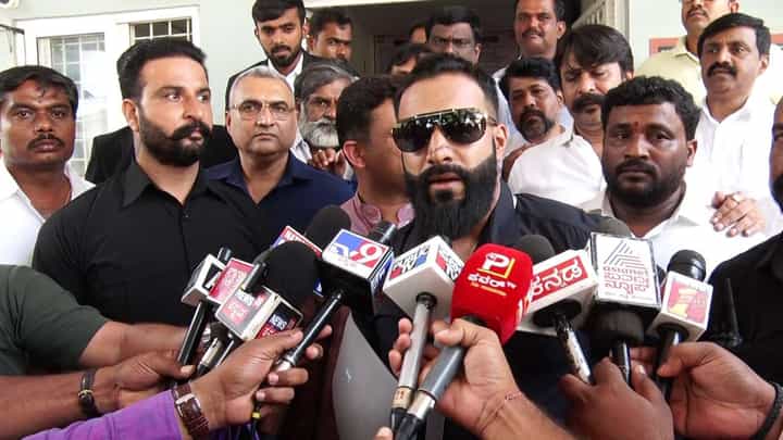 ಶೂಟೌಟ್ನಲ್ಲಿ ಬಚಾವ್ ಆಗಿದ್ದೇಗೆ? ರಿಕ್ಕಿ ರೈ ಬಿಚ್ಚಿಟ್ಟ ಸ್ಫೋಟಕ ಸತ್ಯ ಶೂಟೌಟ್ನಲ್ಲಿ ಬಚಾವ್ ಆಗಿದ್ದೇಗೆ? ರಿಕ್ಕಿ ರೈ ಬಿಚ್ಚಿಟ್ಟ ಸ್ಫೋಟಕ ಸತ್ಯ