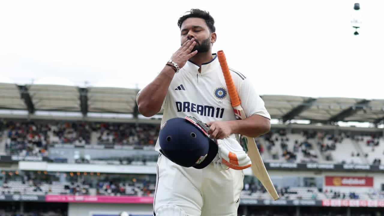 IND vs ENG: ಲೀಡ್ಸ್ ಟೆಸ್ಟ್ನಲ್ಲಿ ಇತಿಹಾಸ ಸೃಷ್ಟಿಸಿದ ರಿಷಭ್ ಪಂತ್ಗೆ ಐಸಿಸಿಯಿಂದ ವಾಗ್ದಂಡನೆ IND vs ENG: ಲೀಡ್ಸ್ ಟೆಸ್ಟ್ನಲ್ಲಿ ಇತಿಹಾಸ ಸೃಷ್ಟಿಸಿದ ರಿಷಭ್ ಪಂತ್ಗೆ ಐಸಿಸಿಯಿಂದ ವಾಗ್ದಂಡನೆ