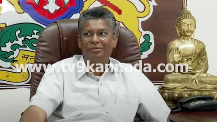 ಕಾಲ್ತುಳಿತ ನಡೆದು ಜನ ಸತ್ತಿದ್ದು ಮುಖ್ಯಮಂತ್ರಿಯವರಿಗೆ 6 ಗಂಟೆಗೆ ಗೊತ್ತಾಗಿದೆ: ಸತೀಶ್ ಜಾರಕಿಹೊಳಿ, ಸಚಿವ ಕಾಲ್ತುಳಿತ ನಡೆದು ಜನ ಸತ್ತಿದ್ದು ಮುಖ್ಯಮಂತ್ರಿಯವರಿಗೆ 6 ಗಂಟೆಗೆ ಗೊತ್ತಾಗಿದೆ: ಸತೀಶ್ ಜಾರಕಿಹೊಳಿ, ಸಚಿವ