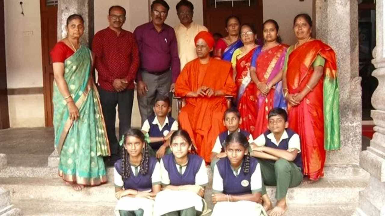 ತುಮಕೂರು: ರಾಷ್ಟ್ರಮಟ್ಟದ ವಿದ್ಯಾರ್ಥಿವೇತನಕ್ಕೆ ಸಿದ್ದಗಂಗಾ ಮಠದ ಆರು ವಿದ್ಯಾರ್ಥಿಗಳು ಆಯ್ಕೆ ತುಮಕೂರು: ರಾಷ್ಟ್ರಮಟ್ಟದ ವಿದ್ಯಾರ್ಥಿವೇತನಕ್ಕೆ ಸಿದ್ದಗಂಗಾ ಮಠದ ಆರು ವಿದ್ಯಾರ್ಥಿಗಳು ಆಯ್ಕೆ