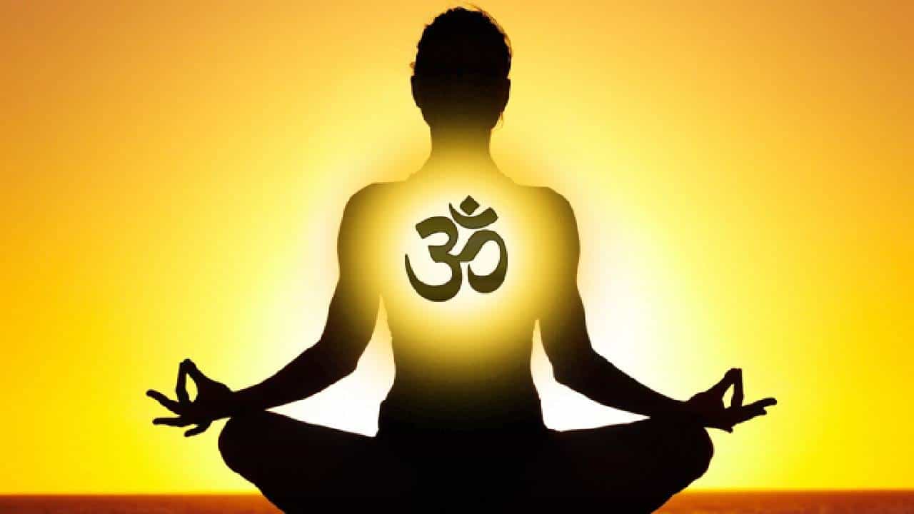 Daily Devotional: ಓಂಕಾರ ಪಠಿಸುವುದರಿಂದಾಗುವ ಅತ್ಯದ್ಭುತ ಲಾಭಗಳಿವು Daily Devotional: ಓಂಕಾರ ಪಠಿಸುವುದರಿಂದಾಗುವ ಅತ್ಯದ್ಭುತ ಲಾಭಗಳಿವು