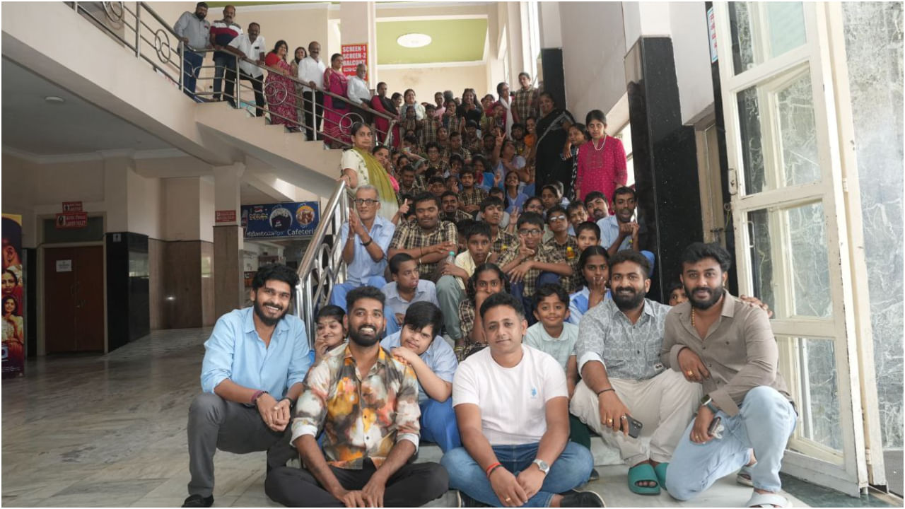 ಈ ಸಿನಿಮಾಗೆ ಆರ್.ಎಸ್. ಪ್ರಸನ್ನ ಅವರು ನಿರ್ದೇಶನ ಮಾಡಿದ್ದಾರೆ. ಆಮಿರ್ ಖಾನ್ ಜೊತೆ ಜೆನಿಲಿಯಾ ದೇಶಮುಖ್ ಕೂಡ ನಟಿಸಿದ್ದಾರೆ. ಇತ್ತೀಚೆಗೆ ರಾಷ್ಟ್ರಪತಿ ದ್ರೌಪದಿ ಮುರ್ಮು ಅವರು ಕೂಡ ಸಿನಿಮಾ ನೋಡಿ ಹೊಗಳಿದರು.
