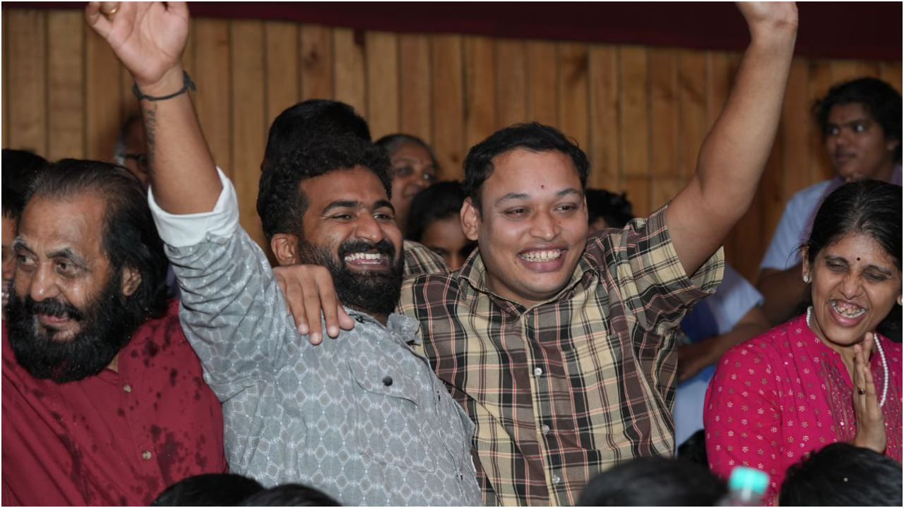 ‘ವಿಶೇಷ ಚೇತನ ಮಕ್ಕಳ ಮನಸ್ಸಿನಲ್ಲಿ ಈ ಸಿನಿಮಾ ಭರವಸೆ ಮೂಡಿಸುವಂತಿದೆ. ಆದ್ದರಿಂದ ಉಚಿತವಾಗಿ ಪ್ರದರ್ಶಿಸಲಾಯಿತು’ ಎಂದು ವಿರೇಶ್ ಚಿತ್ರಮಂದಿರದ ಮಾಲೀಕ ಕುಶಾಲ್ ಎಲ್.ಸಿ. ಹಾಗೂ ಆಯೋಜಕ ಬಿ.ಹೆಚ್. ಉಲ್ಲಾಸ್ ಗೌಡ ತಿಳಿಸಿದ್ದಾರೆ.