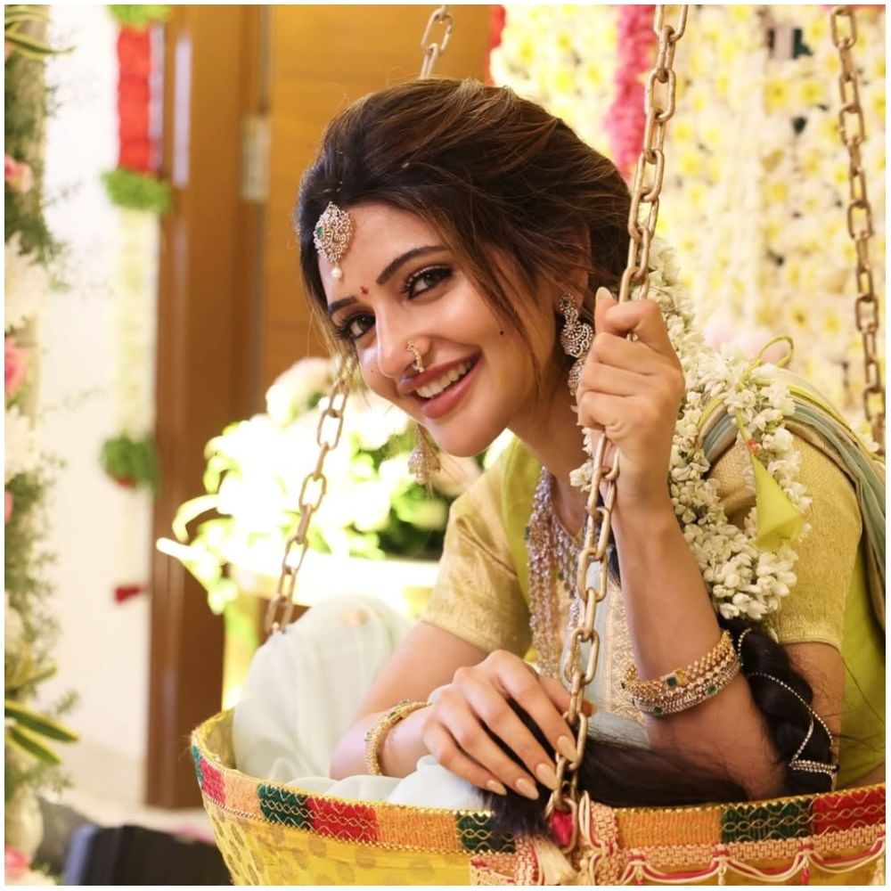ಶ್ರೀಲೀಲಾಗೆ ಜೂನ್ 14 ಜನ್ಮದಿನ. ಇದಕ್ಕೆ ಕೌಂಟ್​ಡೌನ್ ಶುರುವಾಗಿದೆ. ಅಂದರೆ ಸಂಪೂರ್ಣ ಜೂನ್ ಅವರ ಬರ್ತ್​ಡೇ ಸಂಭ್ರಮದಲ್ಲಿ ಕಳೆಯಲಿದೆ. ಈ ಮೊದಲು ಜನ್ಮದಿನವನ್ನು ಯಾವ ರೀತಿಯಲ್ಲಿ ಆಚರಿಸಲಾಗುತ್ತಿತ್ತು ಎಂಬುದಕ್ಕೆ ಫೋಟೋಗಳನ್ನು ಹಂಚಿಕೊಂಡಿದ್ದಾರೆ.