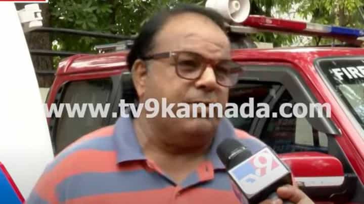 Gujarat Plane Crash: ಅಗ್ನಿಶಾಮಕ ದಳ ಸಿಬ್ಬಂದಿ ಸುರಿದ ನೀರು ಸಹ ಸ್ಥಳದಲ್ಲಿ ಕೆಂಡದಂತೆ ಸುಡುತಿತ್ತು: ಪ್ರತ್ಯಕ್ಷದರ್ಶಿ Gujarat Plane Crash: ಅಗ್ನಿಶಾಮಕ ದಳ ಸಿಬ್ಬಂದಿ ಸುರಿದ ನೀರು ಸಹ ಸ್ಥಳದಲ್ಲಿ ಕೆಂಡದಂತೆ ಸುಡುತಿತ್ತು: ಪ್ರತ್ಯಕ್ಷದರ್ಶಿ