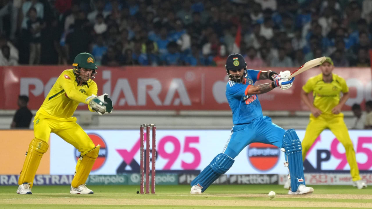 ಅಂತರರಾಷ್ಟ್ರೀಯ ಕ್ರಿಕೆಟ್ ಅನ್ನು ಮತ್ತಷ್ಟು ರೋಚಕಗೊಳಿಸುವ ಸಲುವಾಗಿ ಐಸಿಸಿ ತನ್ನ ಹಳೆಯ ನಿಯಮಗಳಲ್ಲಿ ಬದಲಾವಣೆಗಳನ್ನು ತರುವುದರೊಂದಿಗೆ ಹೊಸ ನಿಯಮಗಳನ್ನು ಜಾರಿಗೊಳಿಸುತ್ತಿದೆ. ಆ ಪ್ರಕಾರ, ಟೆಸ್ಟ್ ಕ್ರಿಕೆಟ್ನಲ್ಲಿ ಸಾಕಷ್ಟು ಬದಲಾವಣೆಗಳನ್ನು ಮಾಡಿ ಜಾರಿಗೆ ತಂದಿದ್ದ ಐಸಿಸಿ, ಇದೀಗ ಟಿ20 ಕ್ರಿಕೆಟ್ನ ನಿಯಮದಲ್ಲೂ ಒಂದು ಬದಲಾವಣೆ ಮಾಡಿದೆ.